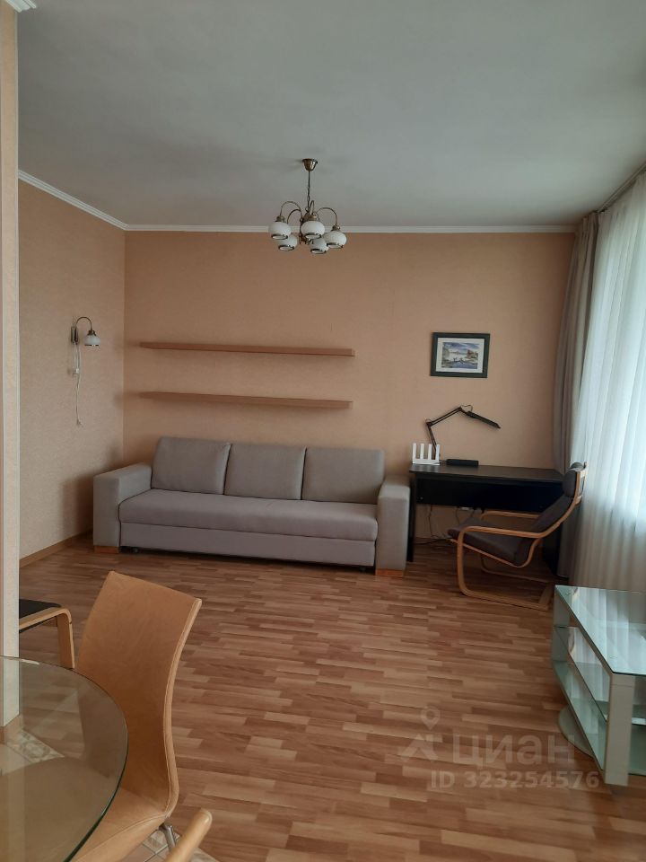 Аренда 2-комн квартиры на вторичном рынке Морская набережная, 37к5