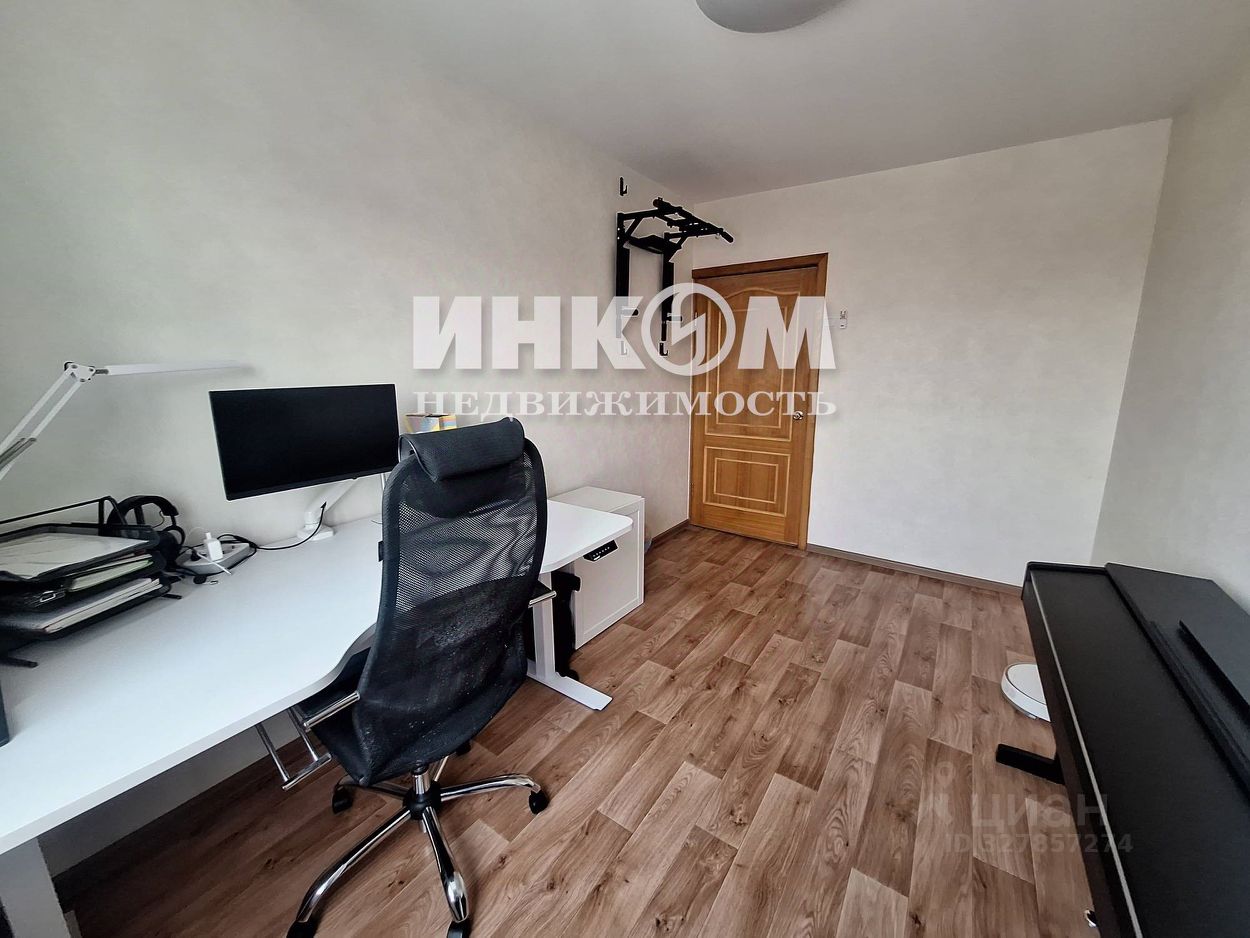 Продажа 2-комн квартиры на вторичном рынке улица Молостовых, 8К4