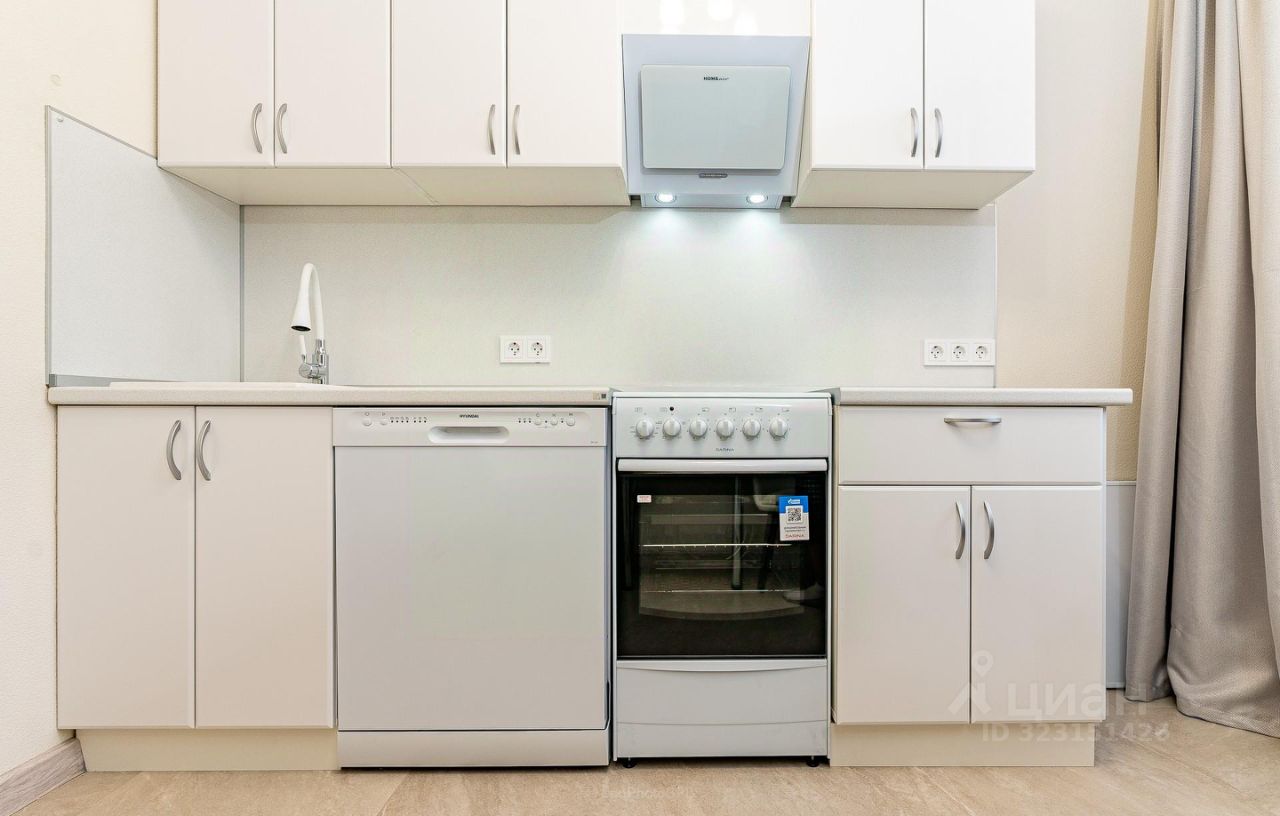 Продажа 2-комн квартиры на вторичном рынке Кондратьевский проспект, 70к1