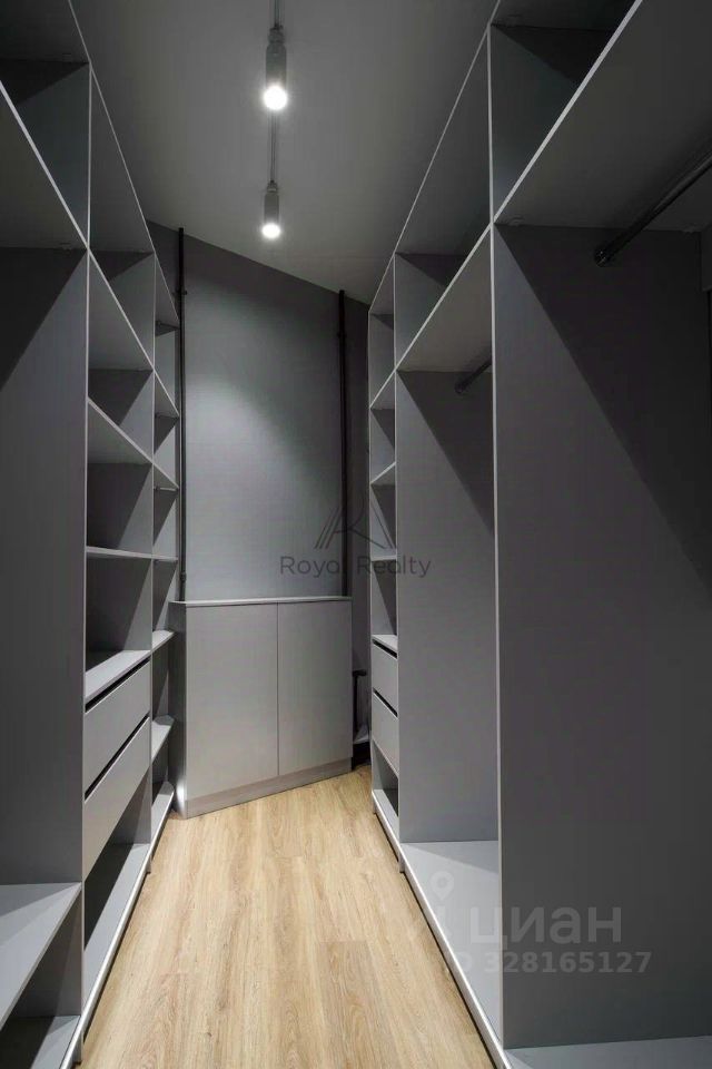 Продажа 3-комн квартиры на вторичном рынке улица Радищева, 17-19