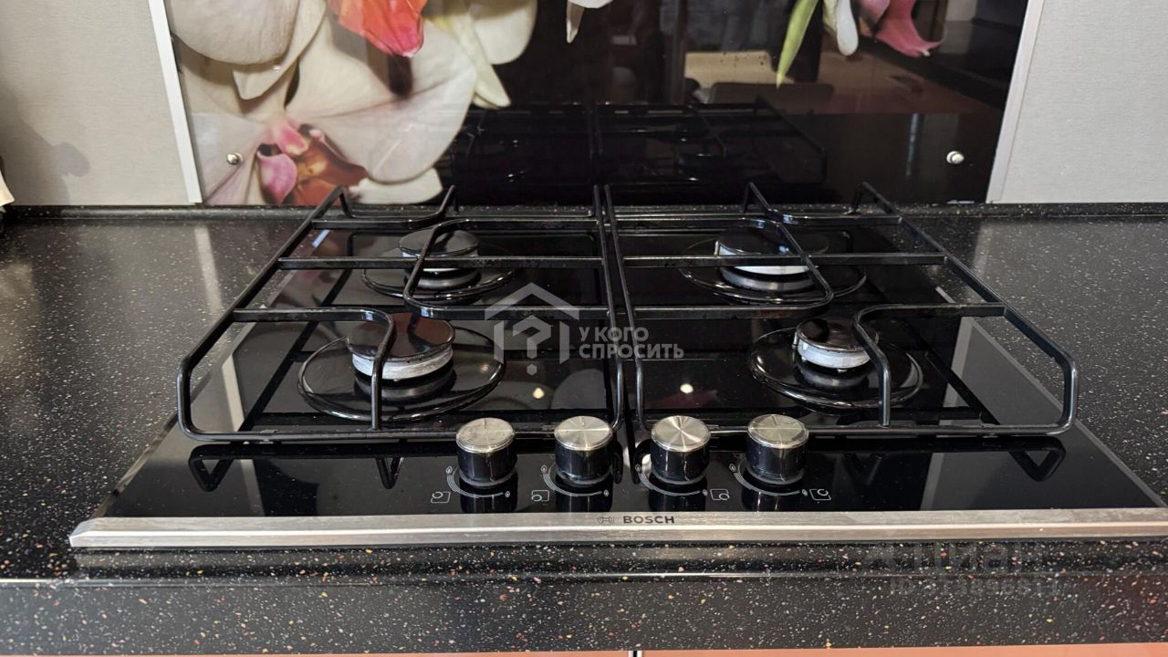 Продажа 3-комн квартиры на вторичном рынке Петергоф, Санкт-Петербургский проспект, 33