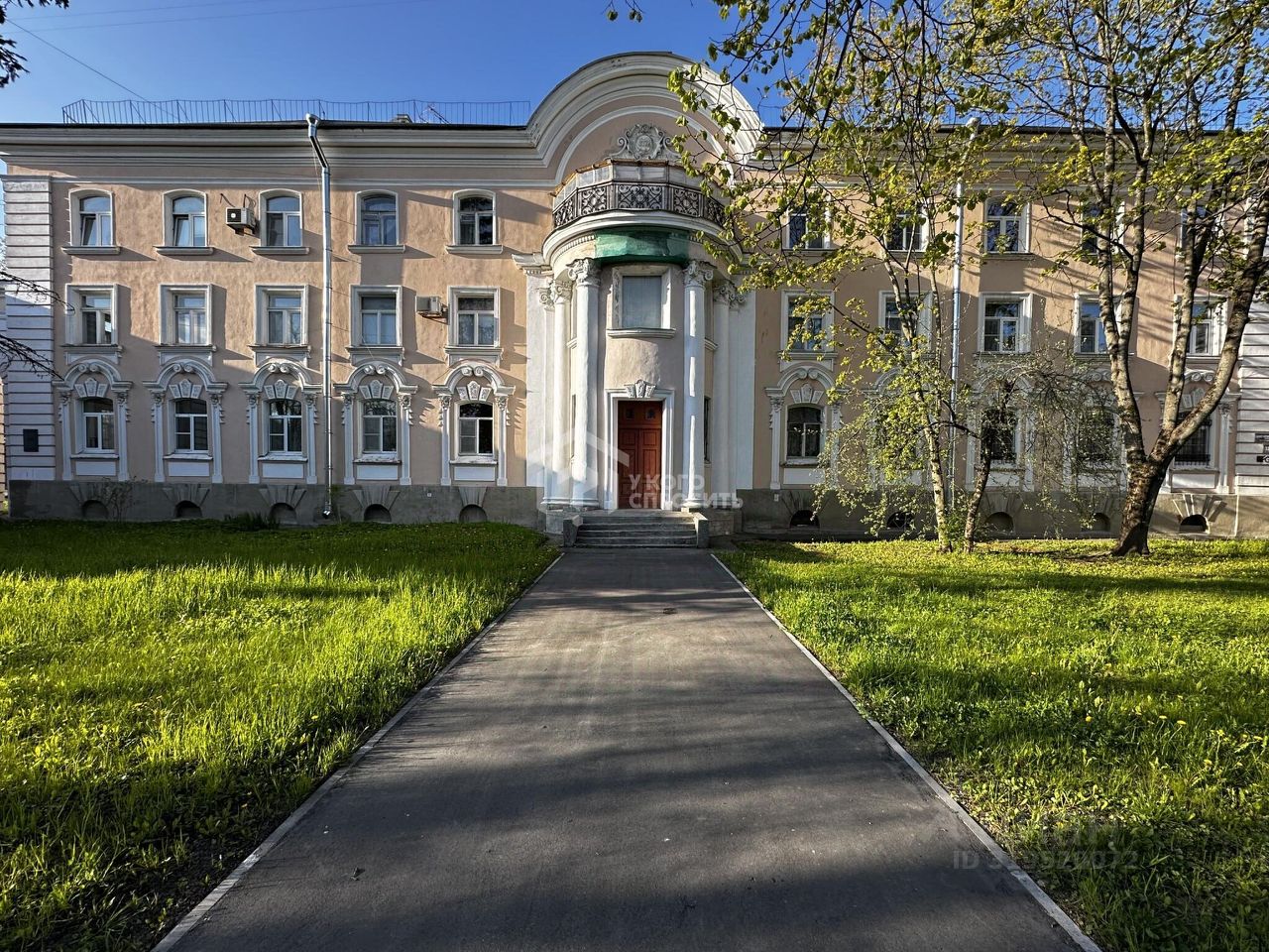 Продажа 3-комн квартиры на вторичном рынке Петергоф, Санкт-Петербургский проспект, 33