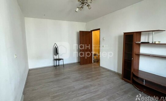 Продажа 1-комн квартиры на вторичном рынке Яхтенная улица,  д. 42