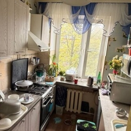 Продажа 1-комн квартиры на вторичном рынке улица Михайлова,  д. 19