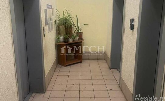 Продажа 2-комн квартиры на вторичном рынке Валдайский проезд,  д. 10