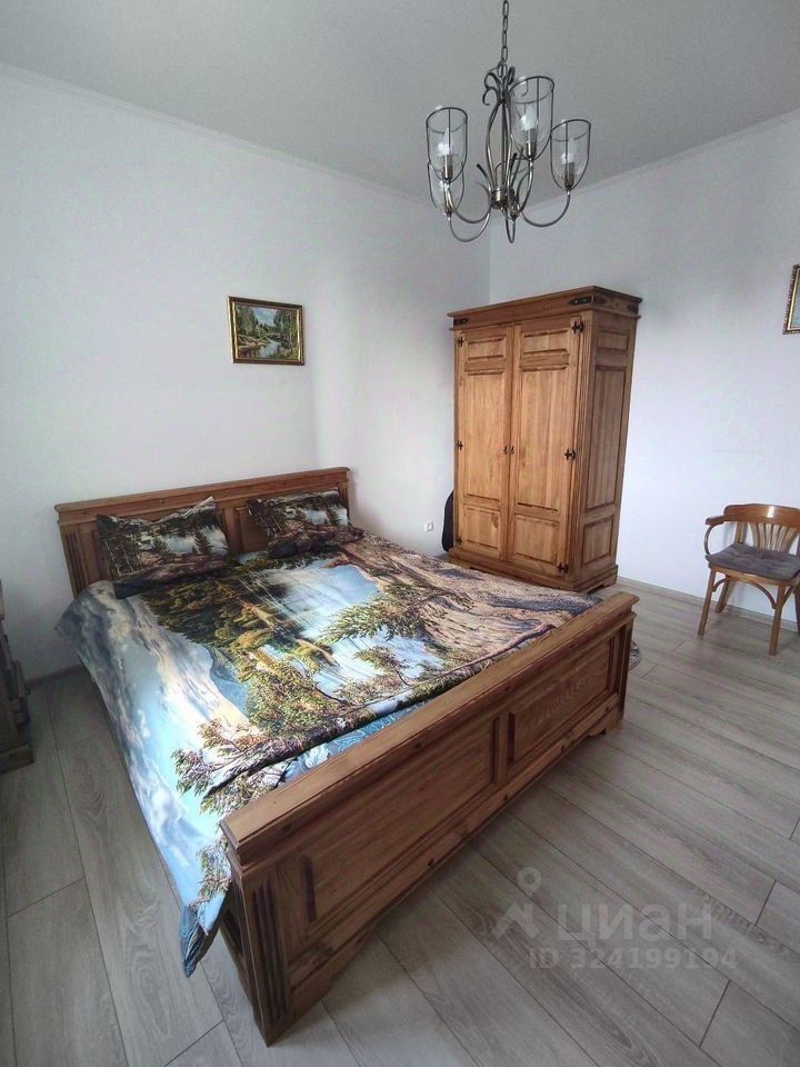 Продажа 3-комн квартиры на вторичном рынке Южный мкр, улица Курыжова, 15к1