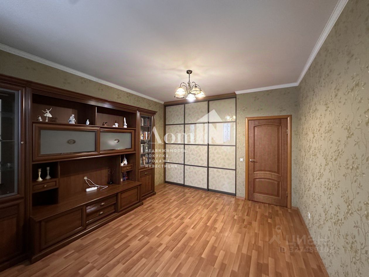 Продажа 1-комн квартиры на вторичном рынке проспект Славы, 52к1