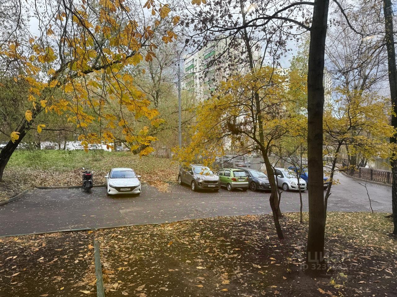 Продажа 3-комн квартиры на вторичном рынке улица Красных Зорь, 55