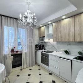 Продажа 2-комн квартиры на вторичном рынке улица Маршала Захарова,  д. 16 к3