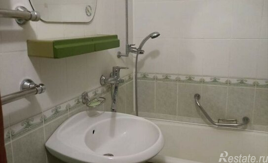 Продажа 2-комн квартиры на вторичном рынке Миклухо-Маклая ул,  д. 40