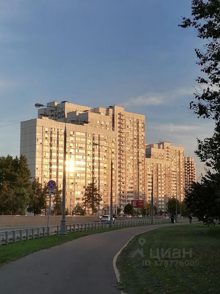 Продажа 3-комн квартиры на вторичном рынке Пролетарский проспект, 1