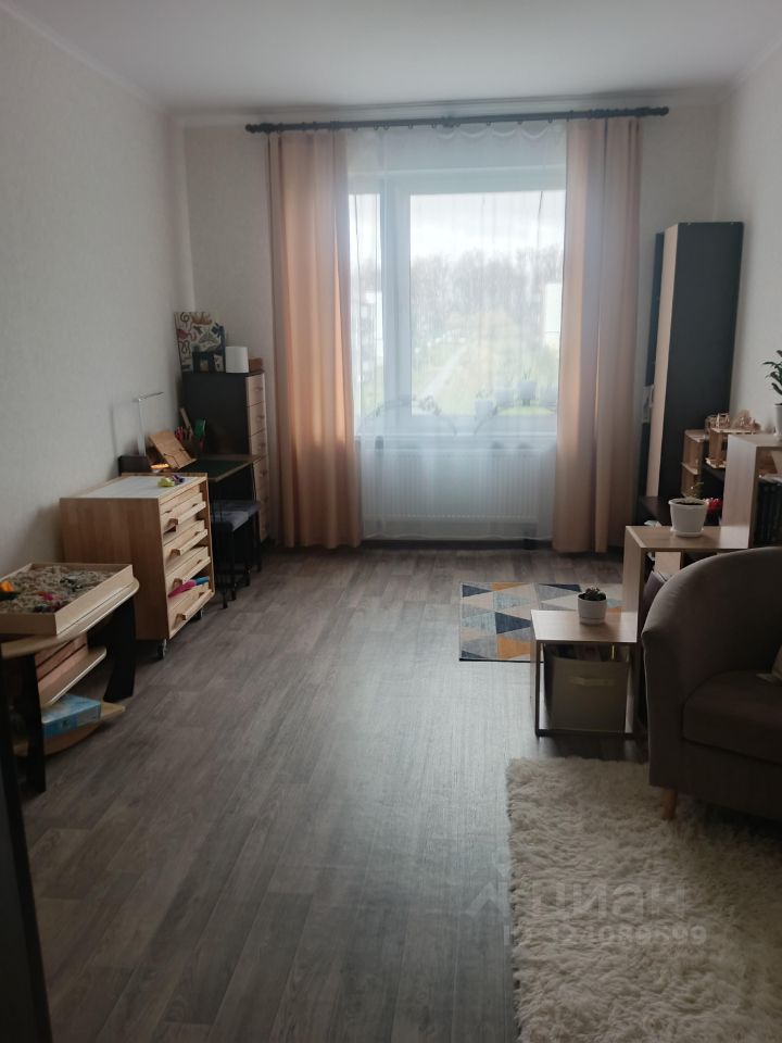 Продажа 1-комн квартиры на вторичном рынке д. Красный Поселок, улица Конюхова, 8