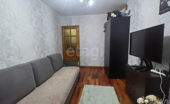 Продажа 2-комн квартиры на вторичном рынке Днепропетровская улица,  д. 3 к4