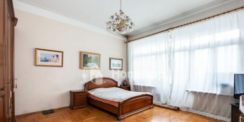 3-комн квартира улица Серафимовича,  д. 2/20