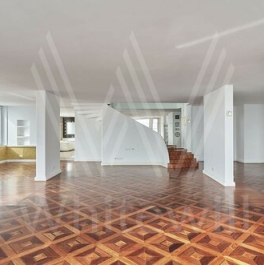 Продажа 4-комн квартиры на вторичном рынке Причальный проезд,  д. 10 к1