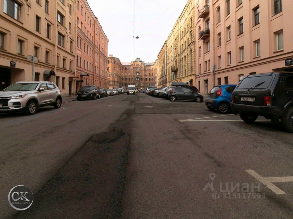 Продажа 2-комн квартиры на вторичном рынке Московский проспект, 63