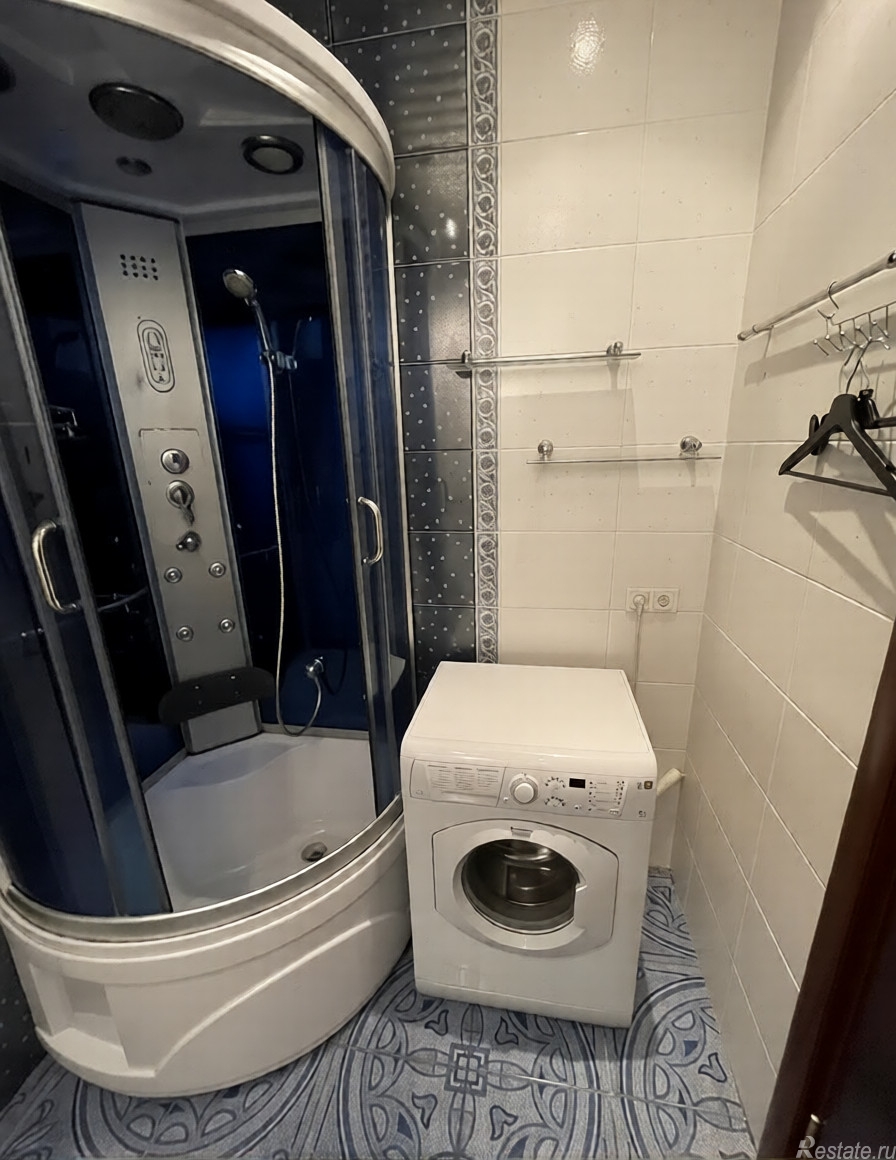 Продажа 1-комн квартиры на вторичном рынке Стрельбищенская ул,  д. 1