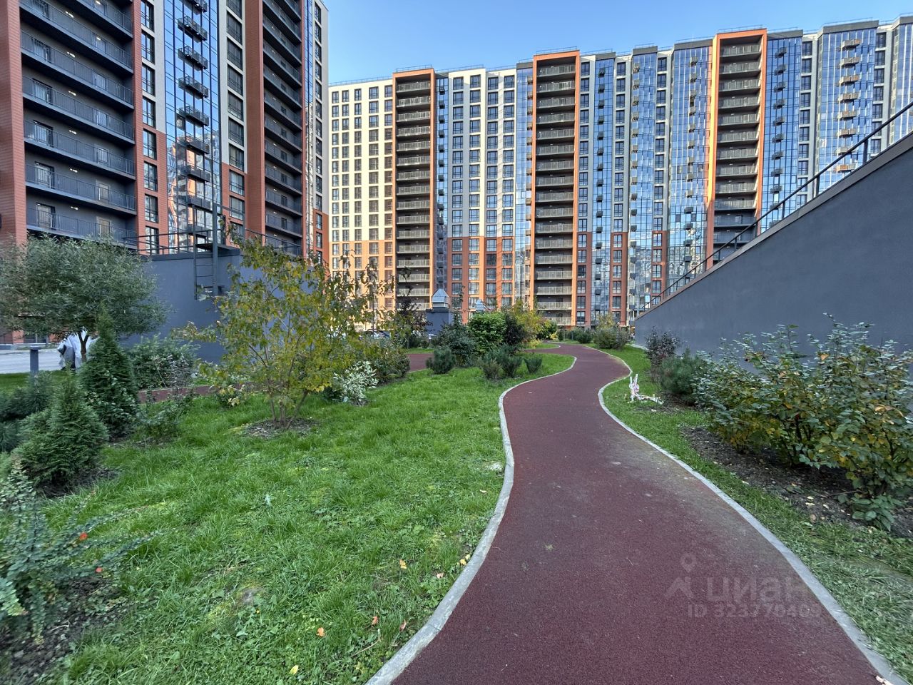 Продажа 2-комн квартиры на вторичном рынке бульвар Головнина, 3к1