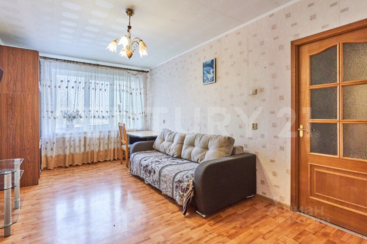Продажа 3-комн квартиры на вторичном рынке д. Кипень, шоссе Ропшинское, 21
