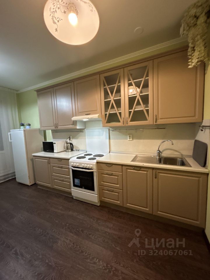 Аренда 1-комн квартиры на вторичном рынке Мурино, площадь Привокзальная, 3к3