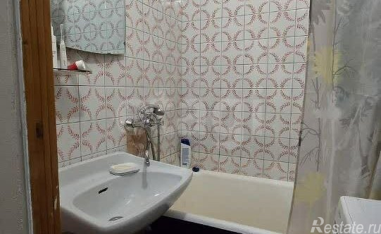 Продажа 2-комн квартиры на вторичном рынке улица Стасовой,  д. 4 к1