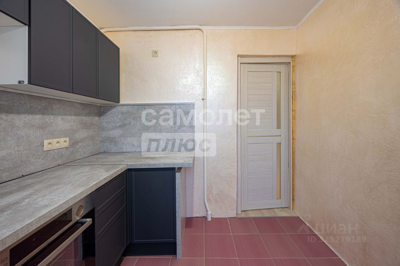 Продажа 2-комн квартиры на вторичном рынке Климовск мкр, улица Заводская,  д. 10