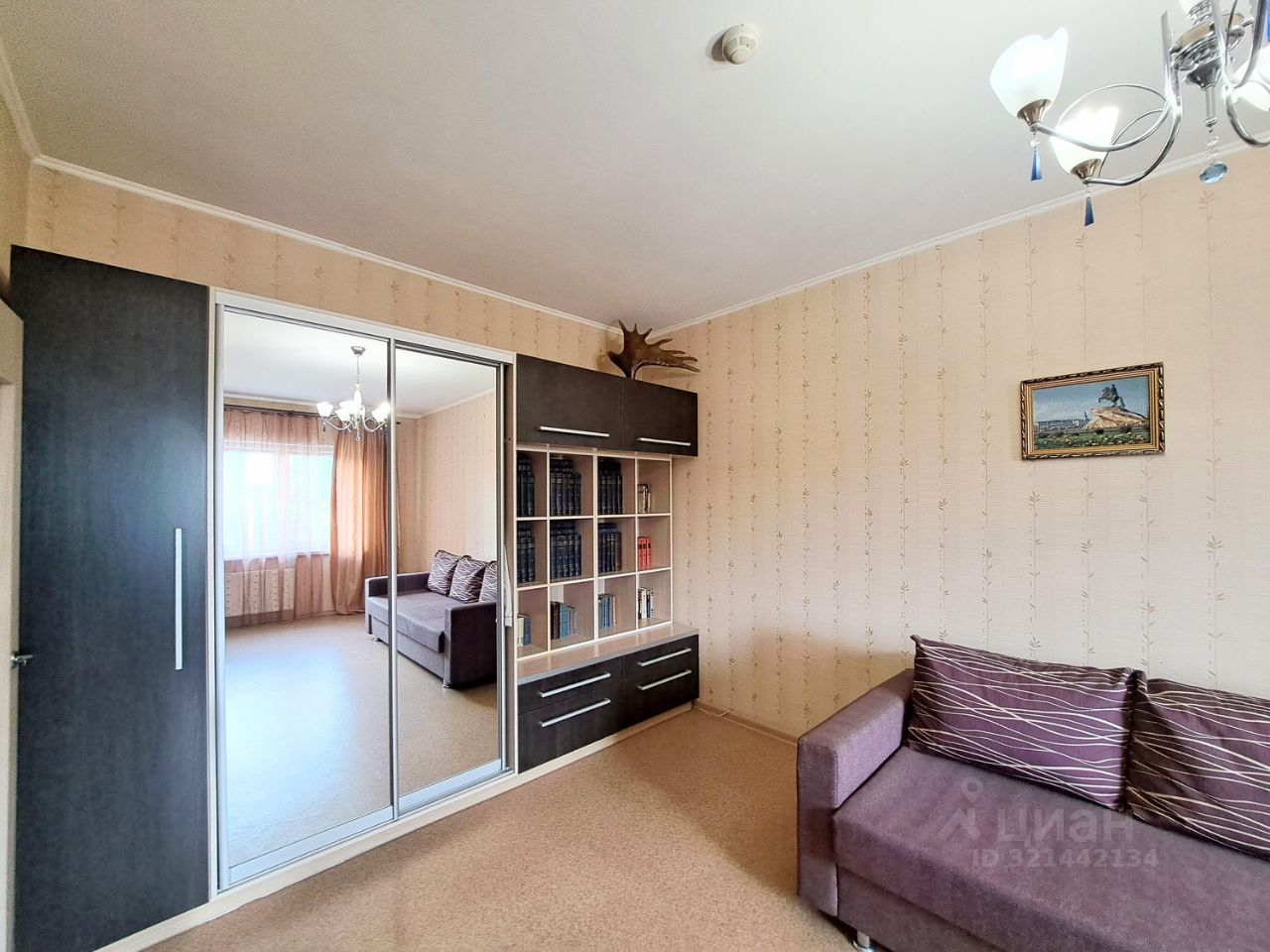 Продажа 1-комн квартиры на вторичном рынке проспект Славы, 55