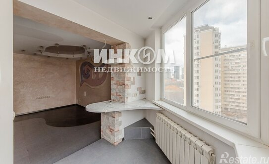 Продажа 3-комн квартиры на вторичном рынке ул Нарвская,  д. 1А,  к. 2