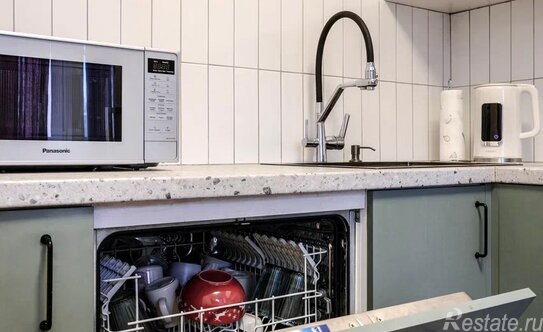 Продажа 2-комн квартиры на вторичном рынке Болотниковская улица,  д. 36 к2