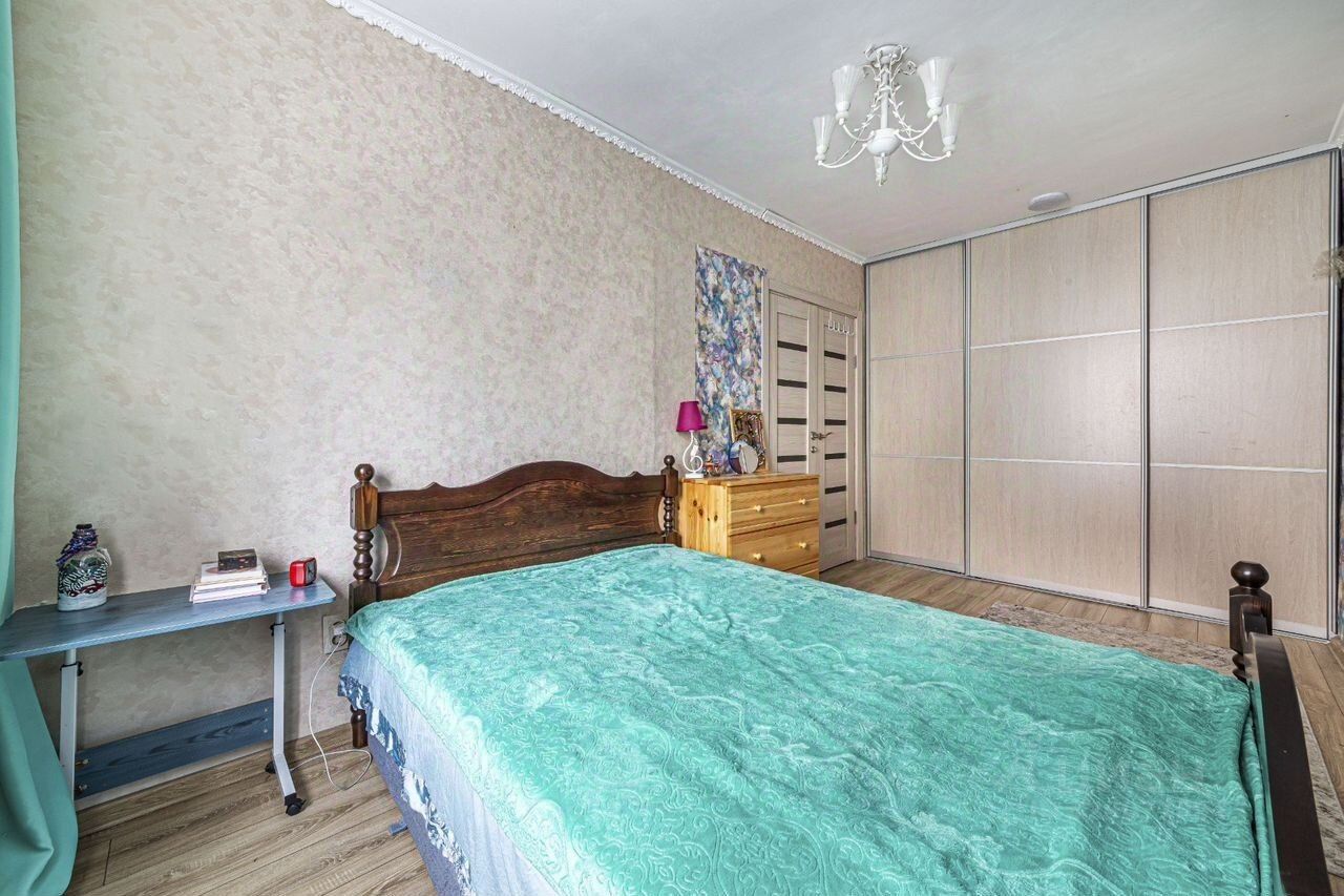 Продажа 2-комн квартиры на вторичном рынке Варшавская ул,  д. 17