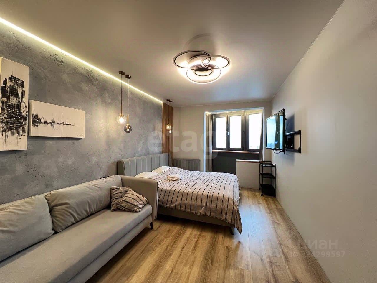 Аренда 2-комн квартиры на вторичном рынке проспект 60-летия Октября, 17