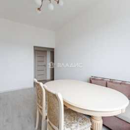 Продажа 1-комн квартиры на вторичном рынке Кудрово г, Строителей пр,  д. 3