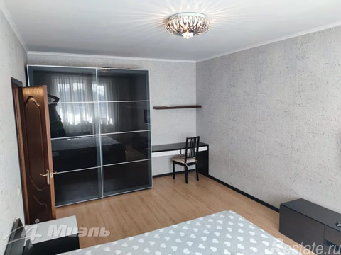 Продажа 1-комн квартиры на вторичном рынке ул. Хачатуряна,  д. 7