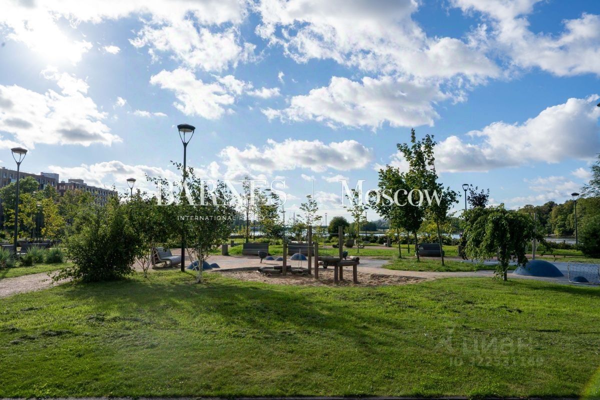 Продажа 2-комн квартиры на вторичном рынке Ждановская улица, 45