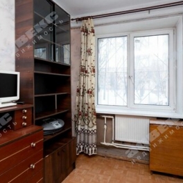 Продажа 2-комн квартиры на вторичном рынке улица Федосеенко,  д. 25