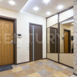 Продажа 4-комн квартиры на вторичном рынке Челюскинская улица,  д. 13