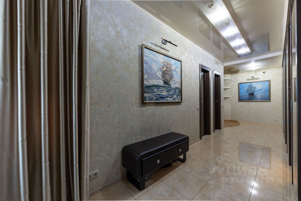 Продажа 4-комн квартиры на вторичном рынке Авиационная улица, 79К1