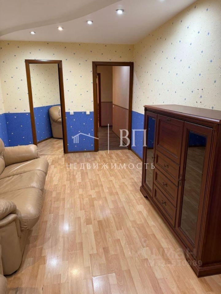 Продажа 4-комн квартиры на вторичном рынке Богатырский проспект, 28