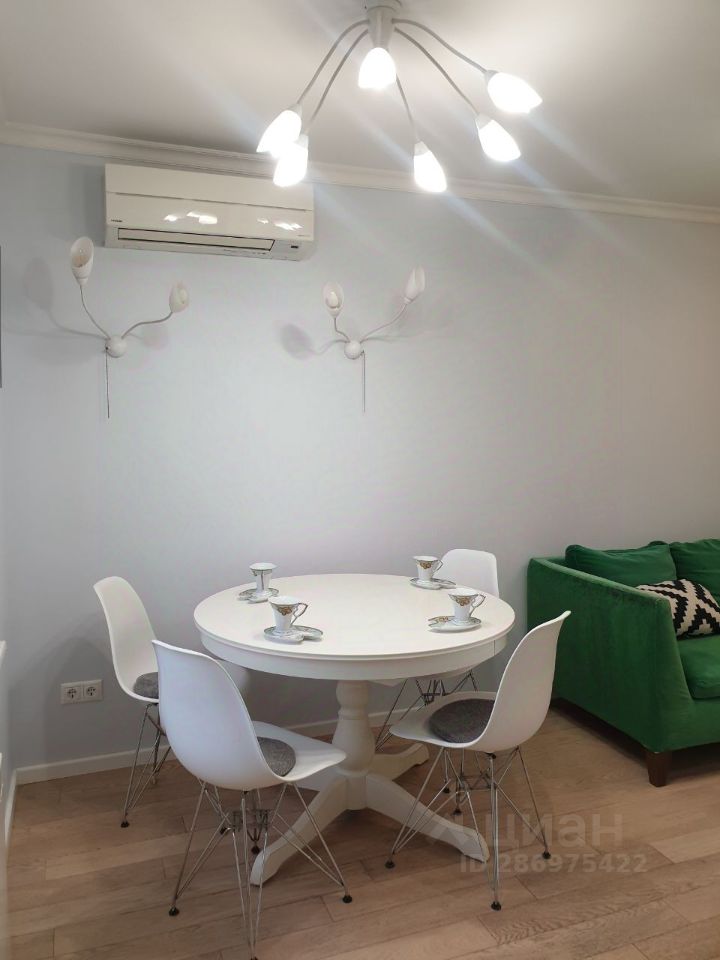 Аренда 3-комн квартиры на вторичном рынке Комсомольский проспект, 19