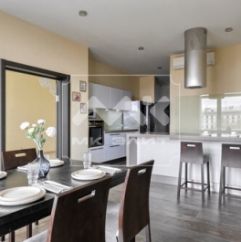 Продажа 3-комн квартиры на вторичном рынке 26-27-я линии В.О.,  д. 15 литБ