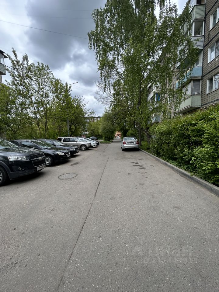 Продажа 2-комн квартиры на вторичном рынке Серпухов, Осенняя улица, 17