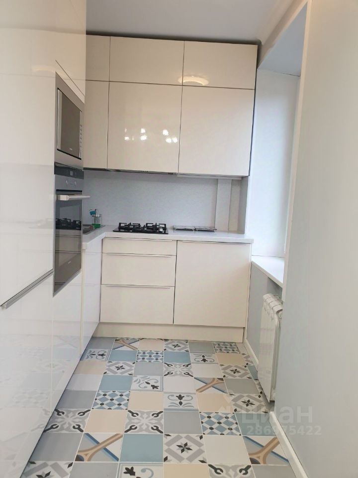 Аренда 3-комн квартиры на вторичном рынке Комсомольский проспект, 19