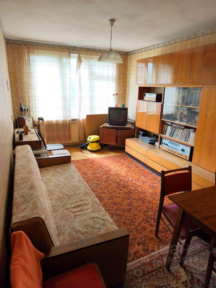 Продажа 2-комн квартиры на вторичном рынке улица Турку, 19К2