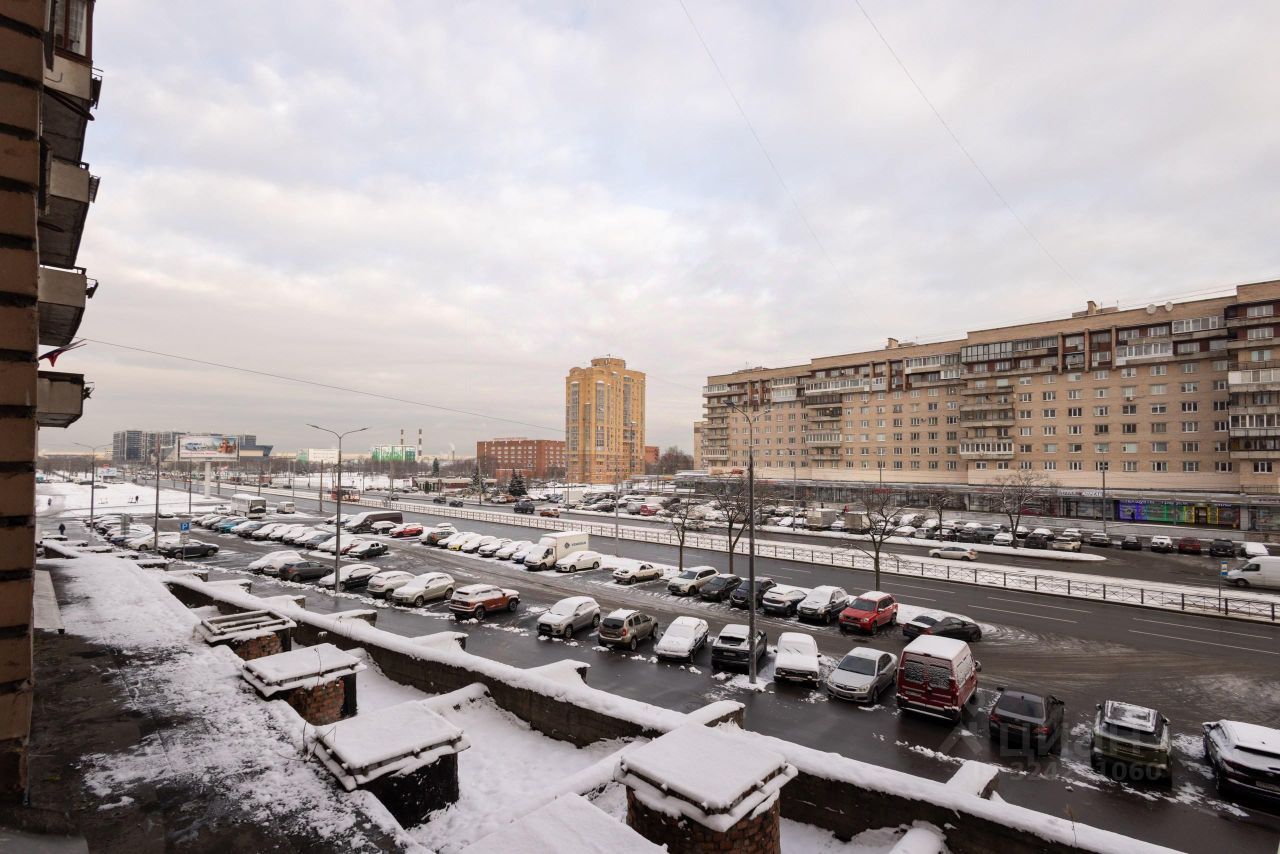 Продажа 4-комн квартиры на вторичном рынке Бухарестская улица, 23К1