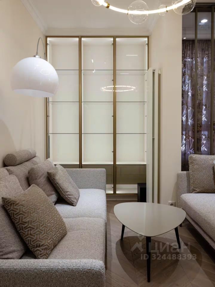 Продажа 3-комн квартиры на вторичном рынке улица Усачева, 2С3