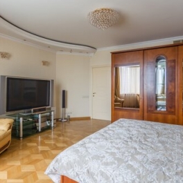 Продажа 3-комн квартиры на вторичном рынке Ленинский пр-кт,  д. 116 к1