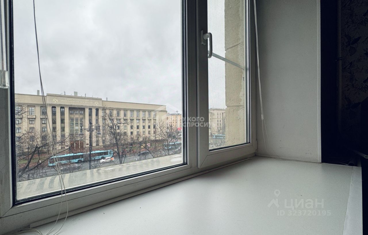 Продажа 3-комн квартиры на вторичном рынке Московский проспект, 182