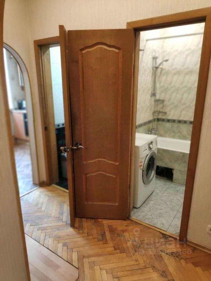 Продажа 2-комн квартиры на вторичном рынке улица 8-я Соколиной Горы,  д. 13