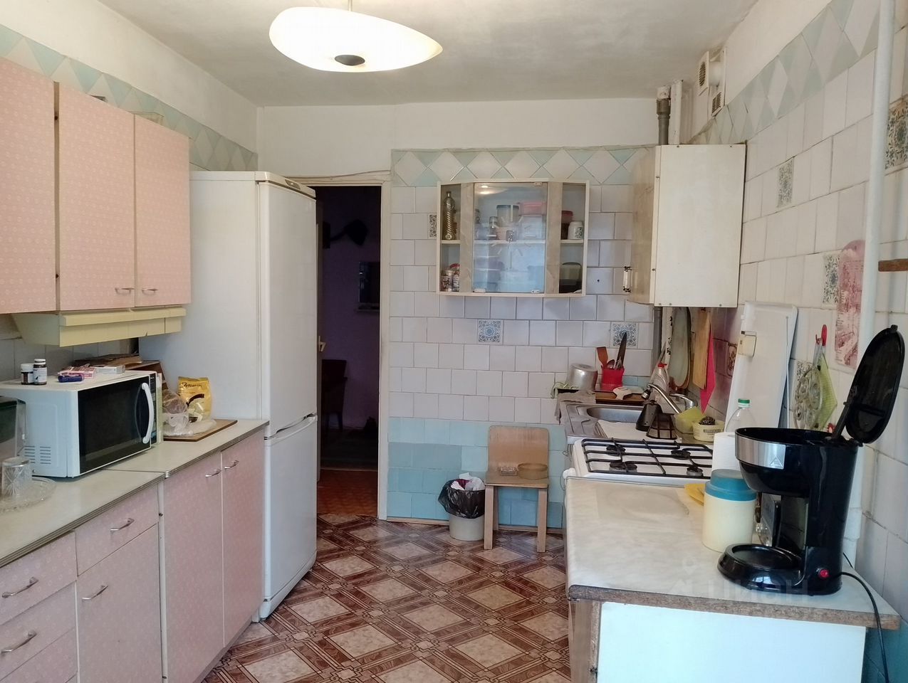 Продажа 3-комн квартиры на вторичном рынке пос. Шушары, Школьная улица, 22