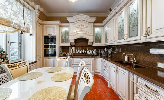 Продажа 5-комн квартиры на вторичном рынке Руновский пер,  д. 12